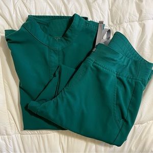 Figs Small Hunter Green Set